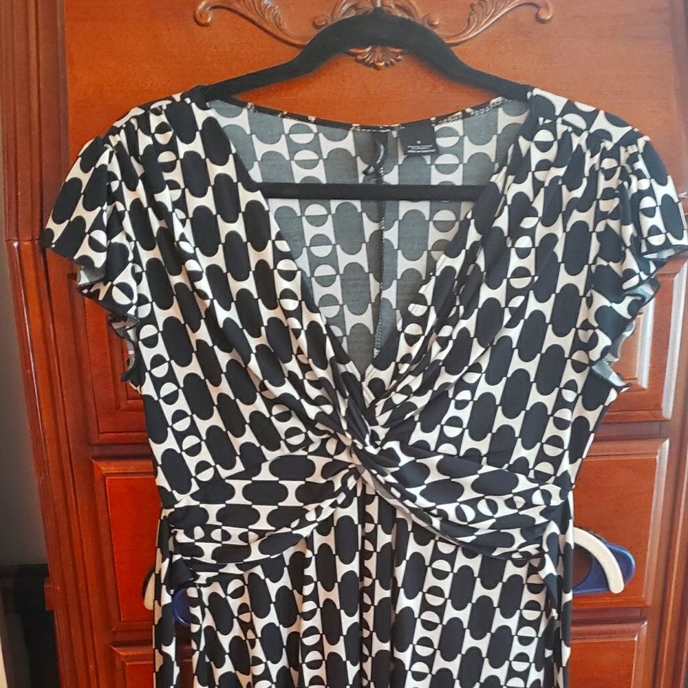 Cute knee length dress with sash
